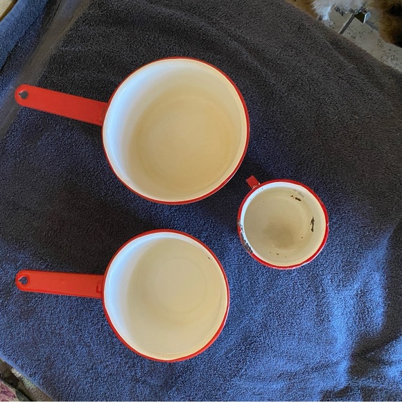Vintage Red and White Enamelware Pan Set with cup - Picture 4 of 4